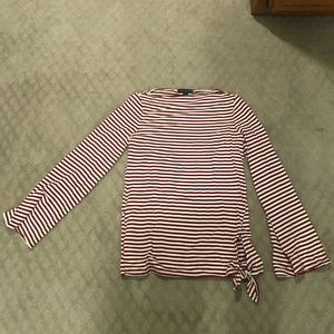 A Pea in the Pod bell sleeve top w boat neck